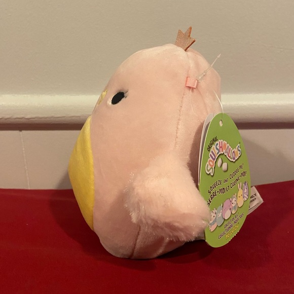 Harmony the Easter Exclusive Chick Squishmallow - Picture 2 of 3